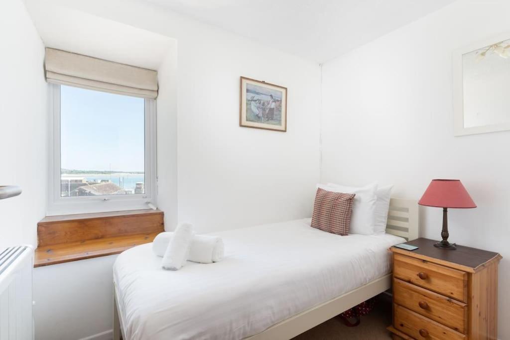 Charming 3 Bedroom Harbour With Parking Vakantiehuis